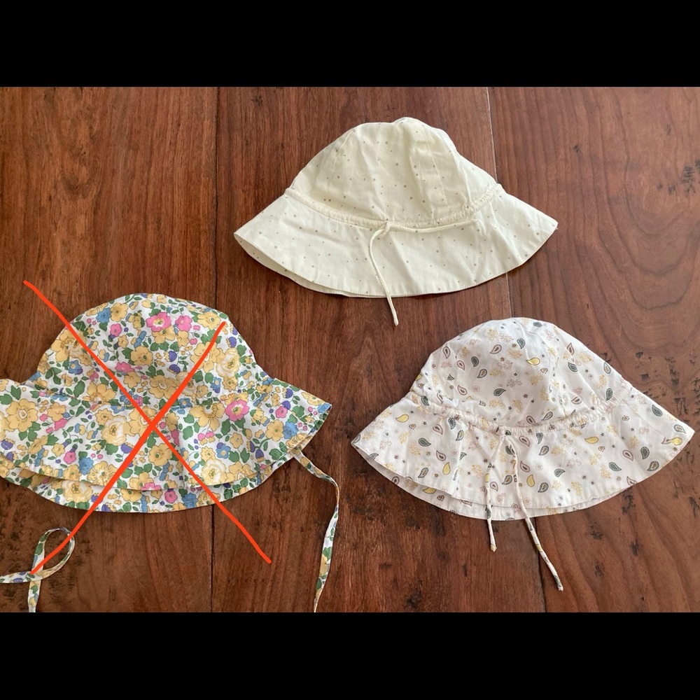 Baby hats 2 Marie Chantal.